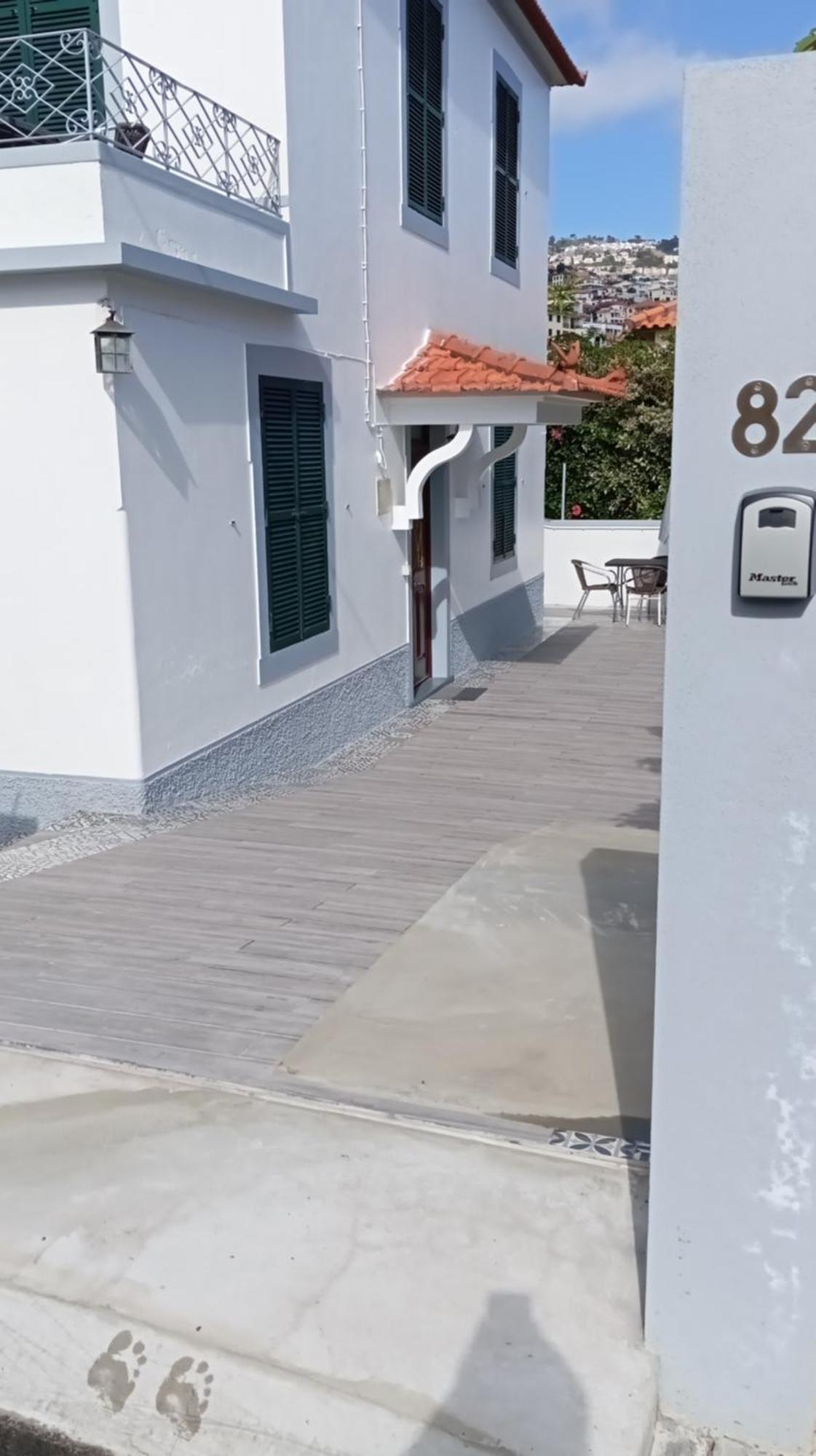 Bus Stop House 82 فونشال المظهر الخارجي الصورة