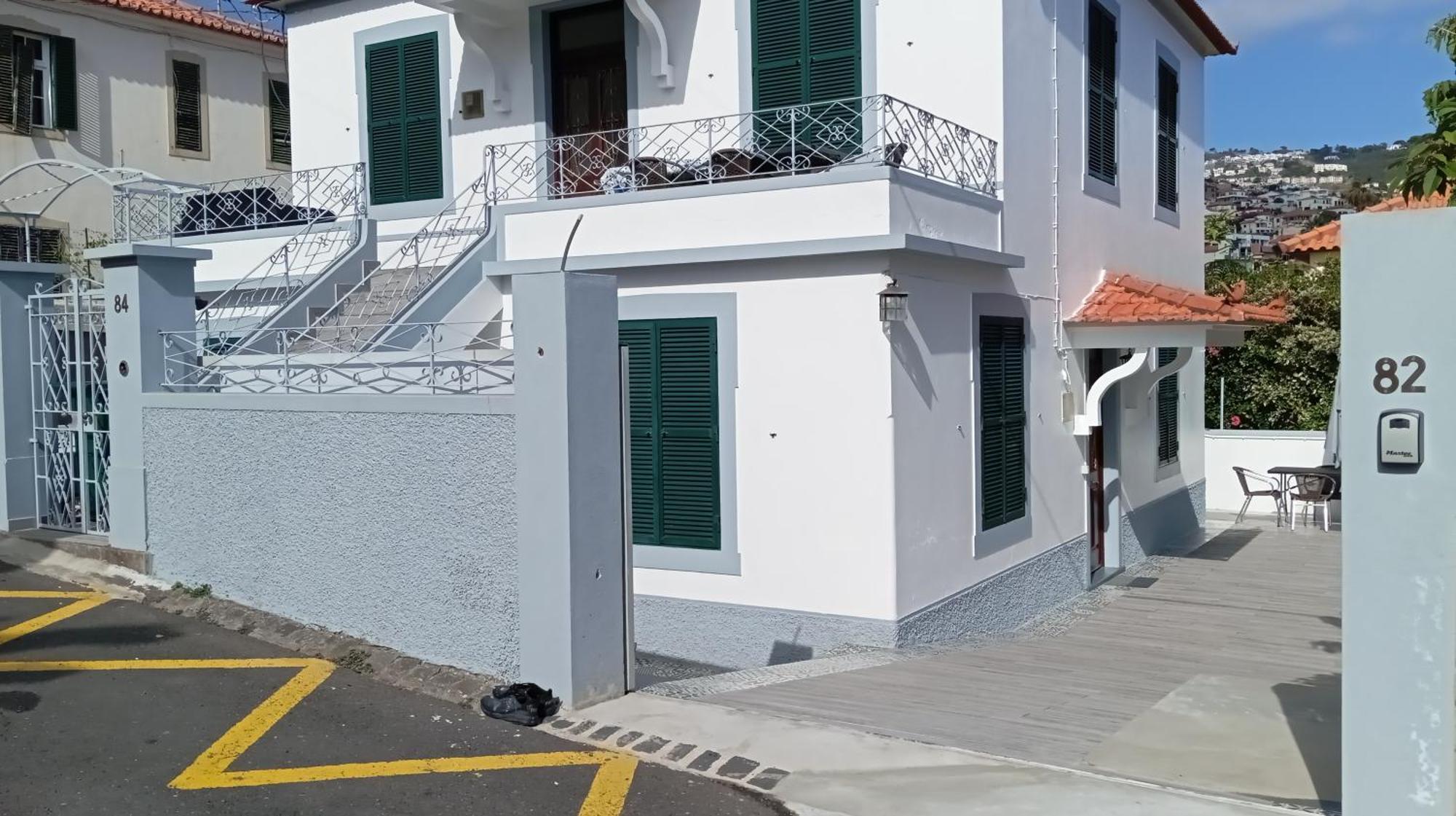 Bus Stop House 82 فونشال المظهر الخارجي الصورة